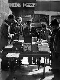 A barra-load of books (Print 2570385)