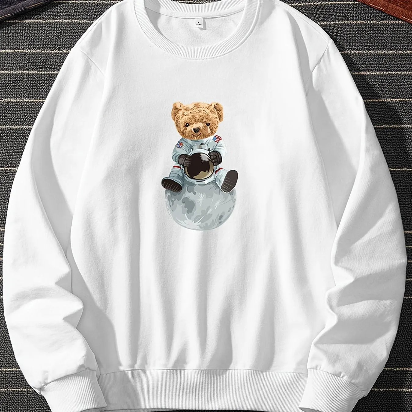 Men's Cartoon Bear Astronaut Pattern Print Autumn Round Neck Casual Sports Sweatshirt